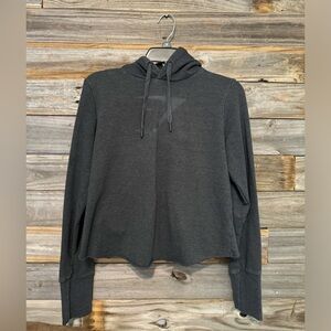 Sleeve Gymshark | Cross Back Cropped Hoodie
Size S